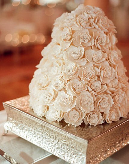 flowers, goldcakeholder and pinkroses