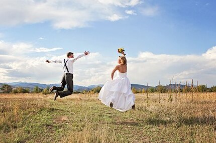 happy bride and groom, jumpshot wedding and jump shot wedding