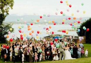 red, balloons and sky