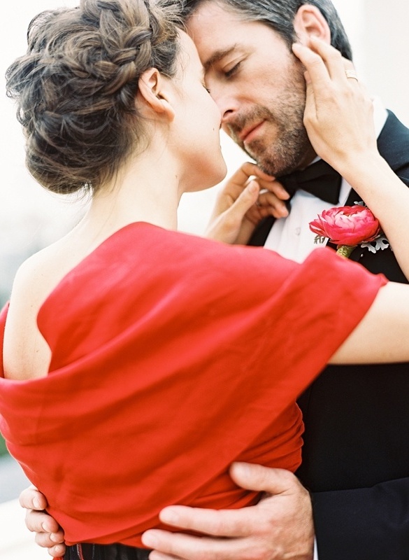 photography, red wedding dress, wedding photography idea and wedding dress idea