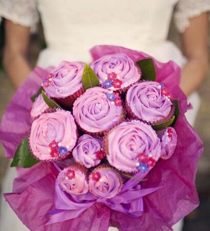 bouquet, yummy and cupcake