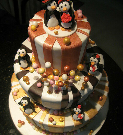 cake, wedding cake and black and white