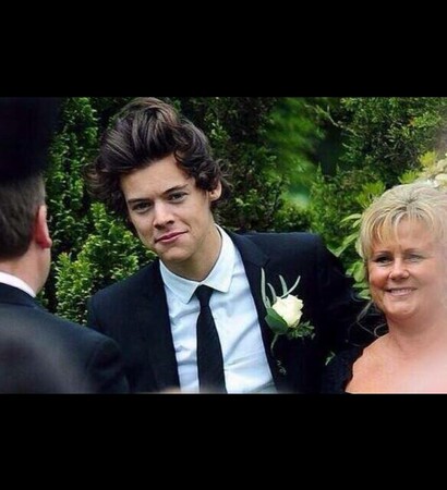 mum's wedding, one direction and Harry Styles