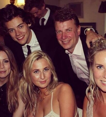 family, Harry Styles and suit