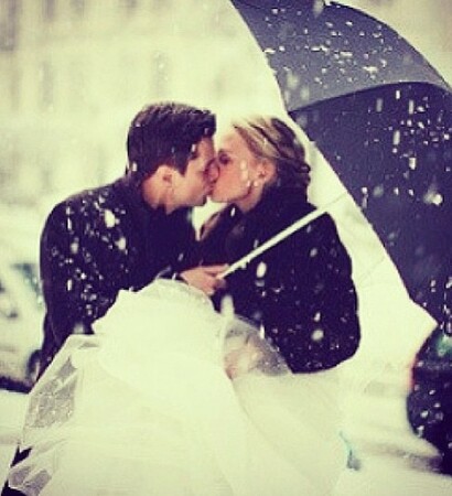 snow, umbrella and kiss