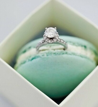 macaron, tiffany and engegament