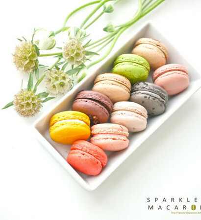 macaron, wedding favors and sweet desserts