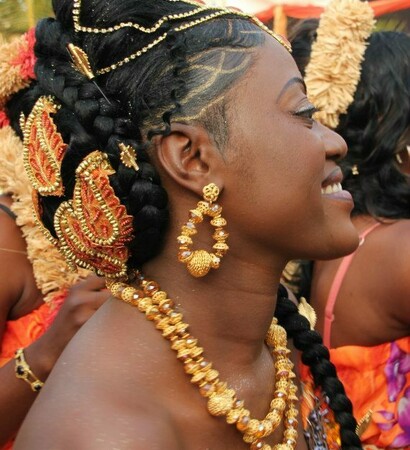 gold, colourful and african wedding
