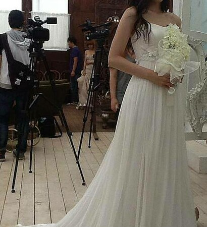son naeun, wedding dress and life is beautiful