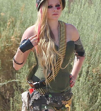 Avril Lavigne, hot blonde and rock n roll