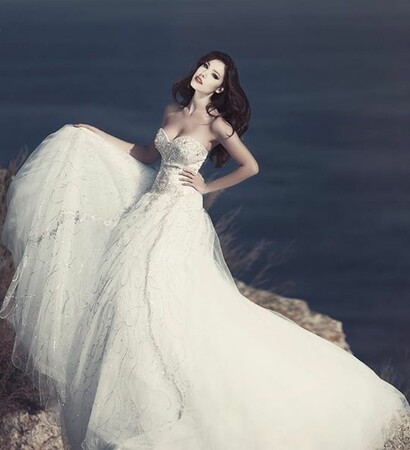 julia kontogruni and wedding dress