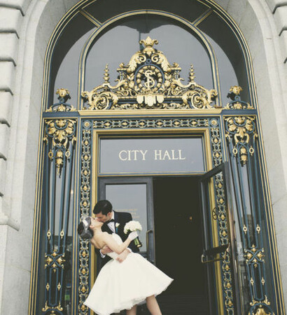 gold, kiss and city