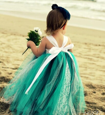 flower girl, blue dress and beach