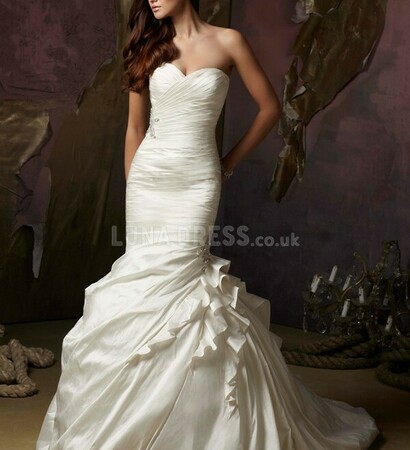 sleeveless wedding dress, sexy wedding dresses and bride gowns
