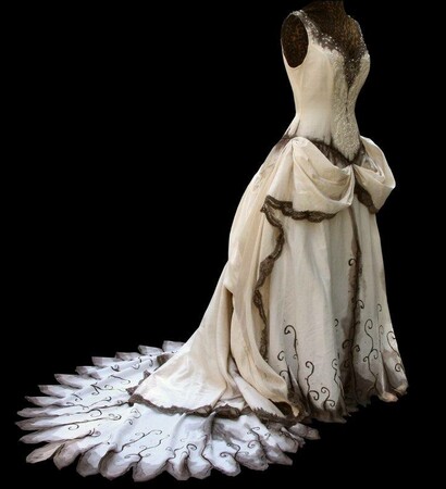 gothic wedding dress, creepy and corpse bride