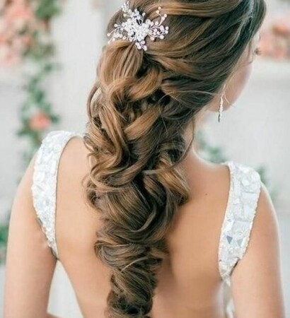hair, wedding hair and curled