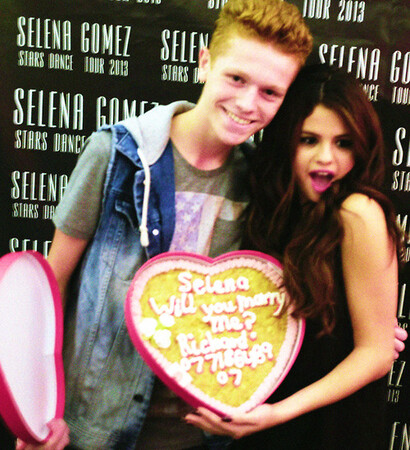 selena gomez, selena cute wedding and cutie