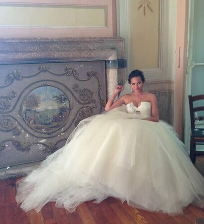 wedding dress, demi lovato and girl
