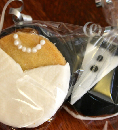 bridegome, coockies and decorations