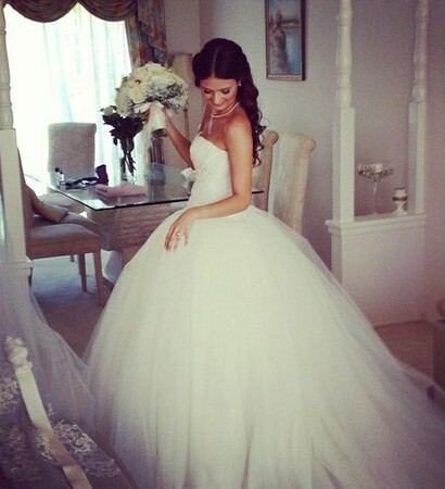 wedding dress, withe dress and odour pretty