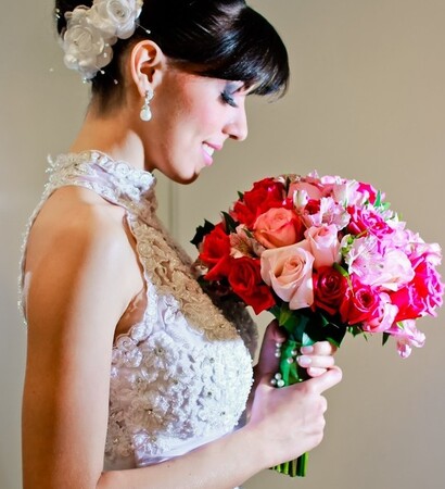 bride, hairstyle and vestido de noiva
