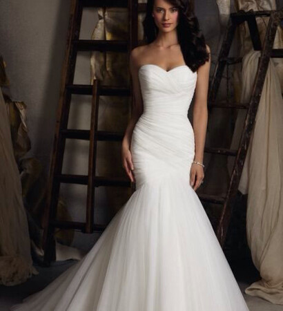 gorgeous, lovethis and sweetheartneckline