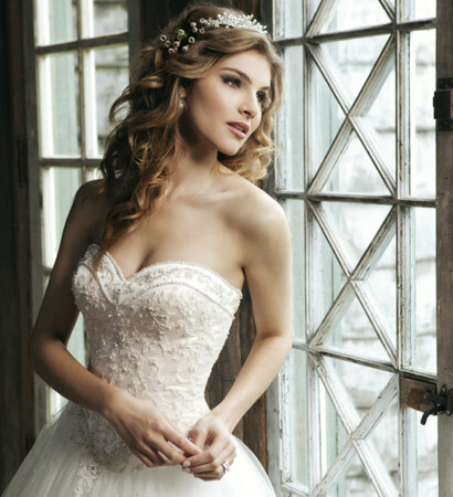 model, cute and curly hair