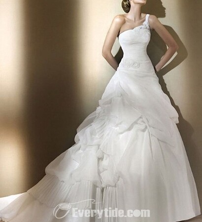 celebrity wedding dress, princess wedding dress and unusual wedding dress