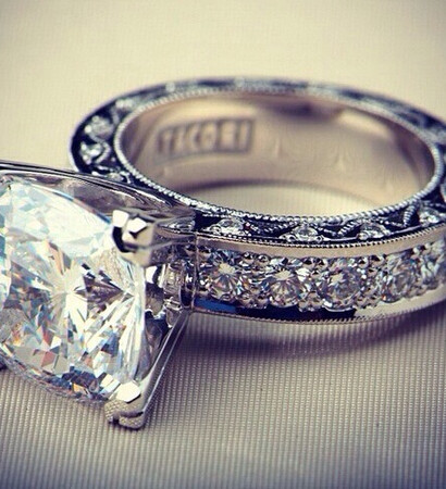 diamonds, ring and www.bvdgvnv.tumblr.com