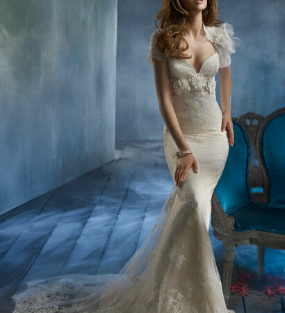 tara keely and wedding dress