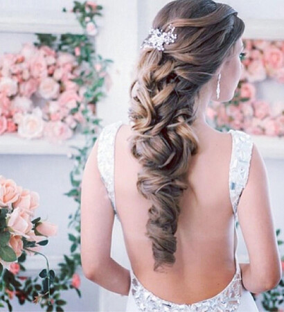 hair style, boda and flowers