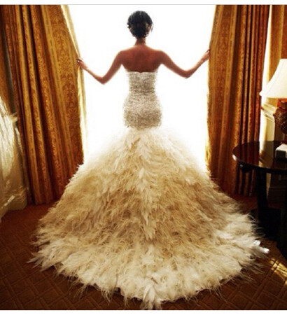feathers, hairdo and white