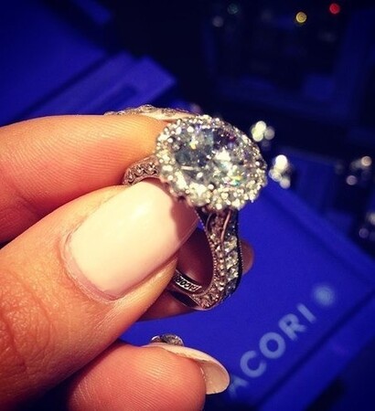 wed ring, up close and ashleyychristinaa