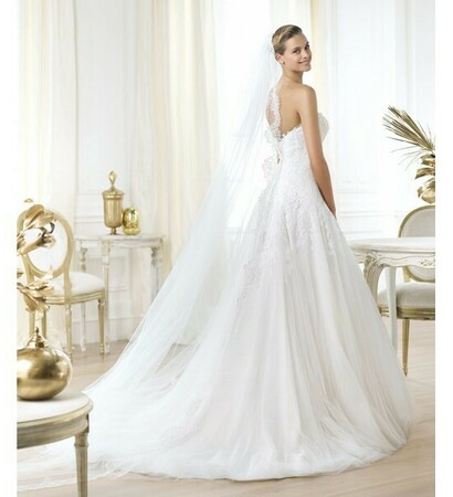 a line, sweetheart and lace