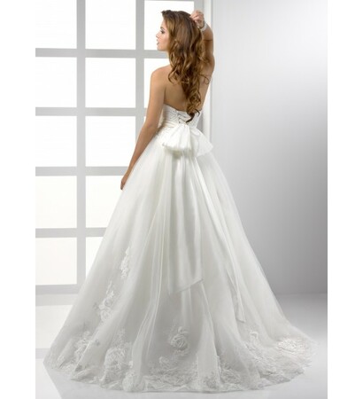 scoop neckline, strapless and wedding gown