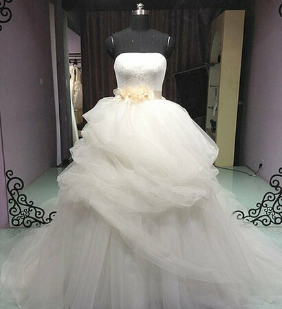 ball gown wedding dress and en