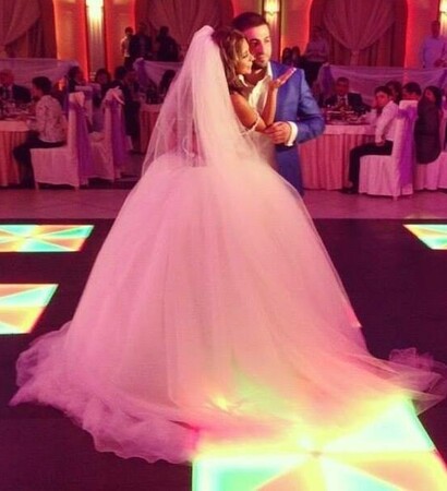 wedding gown, kiss and amazing