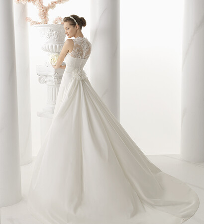 wedding dress and esküvői ruhakölcsönzés