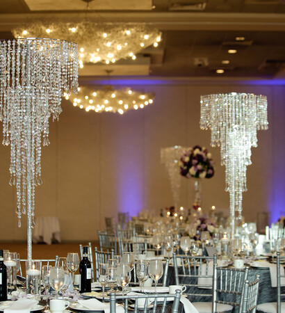 crystal chandeliers, candlelight and wedding decor
