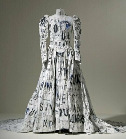 letters, strange and goth