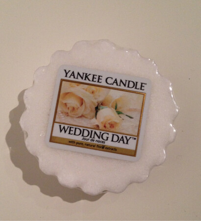 wedding day, yankee candle and suzan
