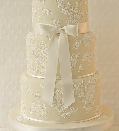 lace wedding cake