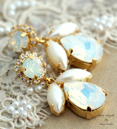 shabby chic, bridal jewelry and chandelier