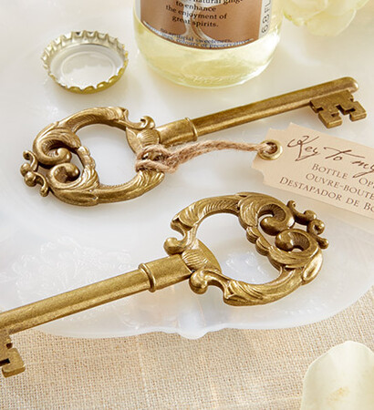 key, bottleopener and personalized favors