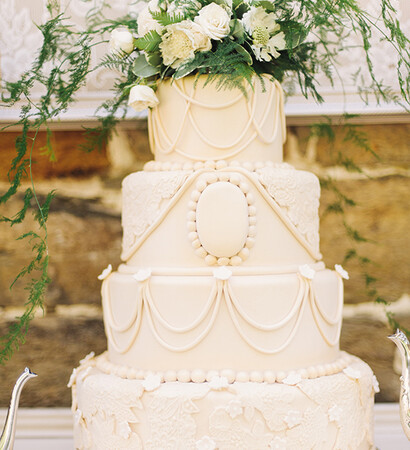 wedding cake and regal