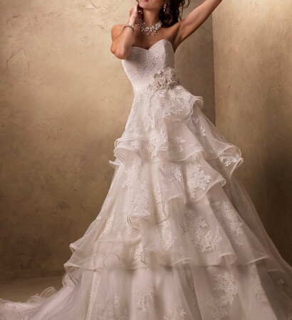 wedding dress and en