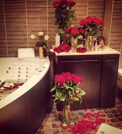home, red and roses
