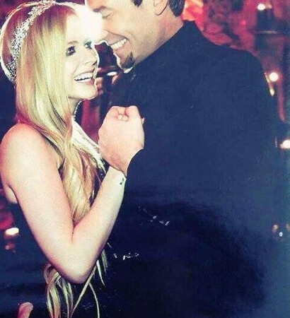 Avril Lavigne, chavril and little black star