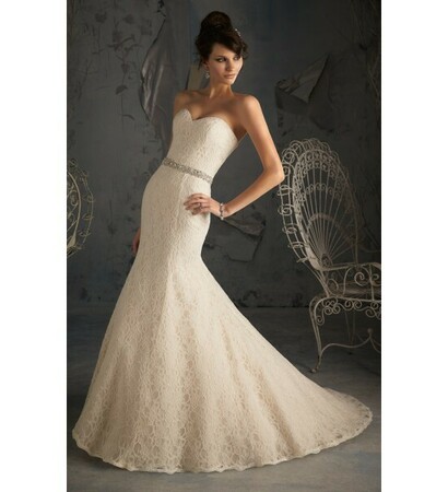 groom, bridal gown and bride