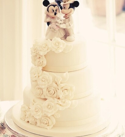 wedding cake, mickey and minnie and mouse